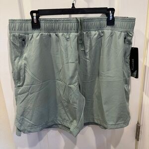 Men’sOlive Green 7”Inseam Training shorts with Zip Pockets XL
